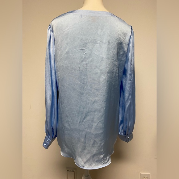 NWT Vince Camuto Satin Long Sleeve Embellished Blue Blouse Size M - Picture 3 of 11